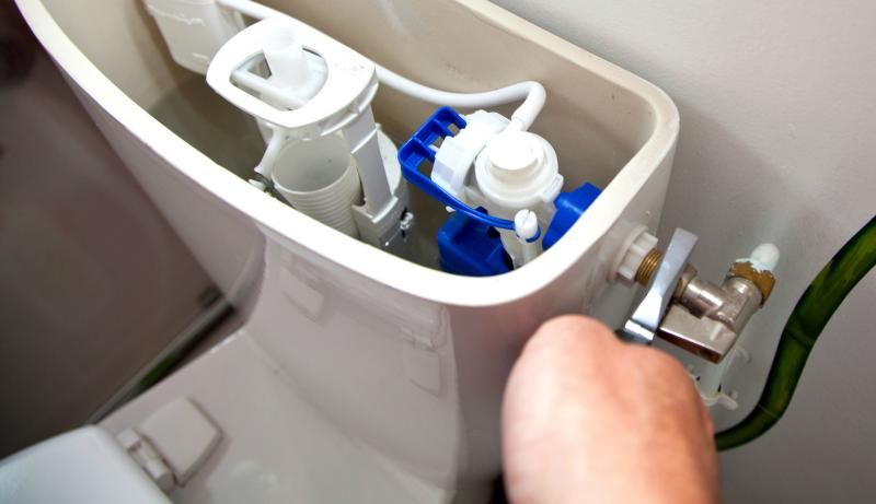 Comment réparer un robinet d’arrivée d’eau du wc ?