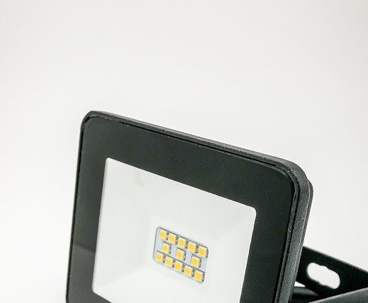 Y a-t-il des inconvénients à l’utilisation d’un projecteur LED ?