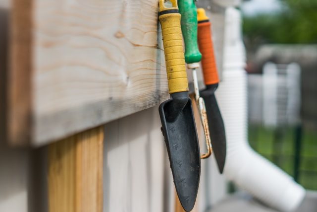 Les outils de jardinage à avoir absolument