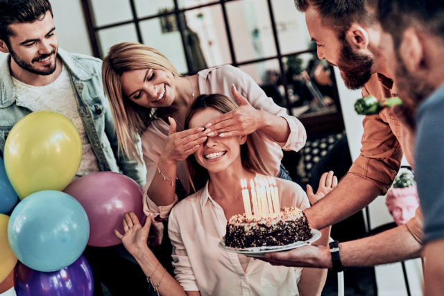 Comment organiser un anniversaire surprise à sa maman ?